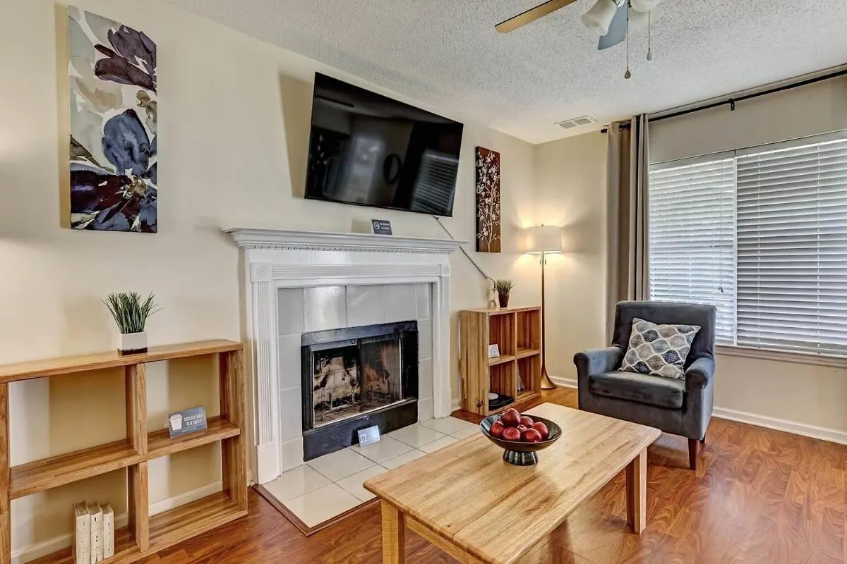 Fenced Yard Family Friendly Laurelwood Holiday home *