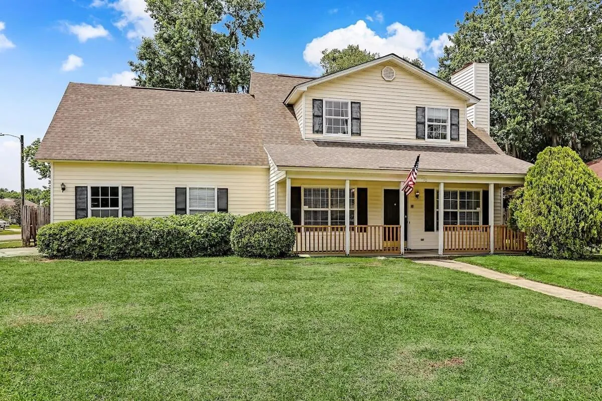 Holiday home Fenced Yard Family Friendly Laurelwood Savannah