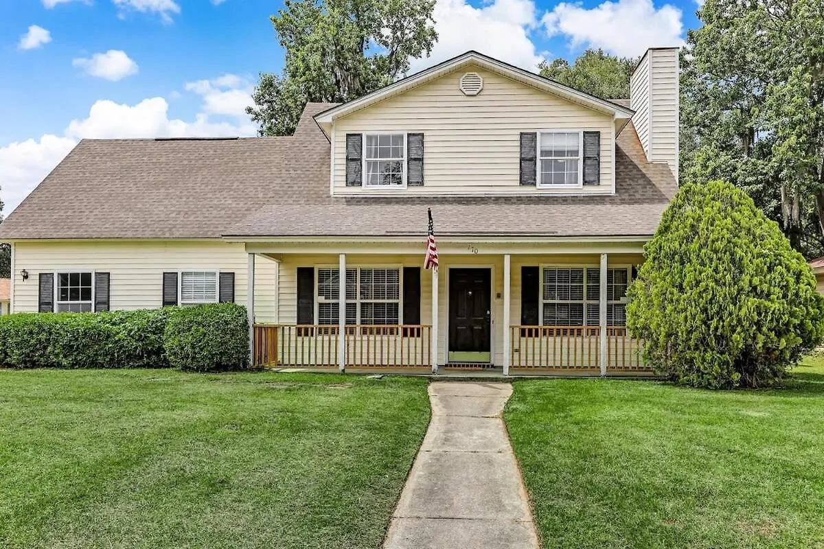 Holiday home Fenced Yard Family Friendly Laurelwood Savannah