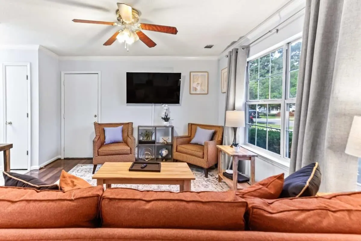 20 Mins To Dwtn & Airport- Sunny Soling Hideaway Holiday home Savannah