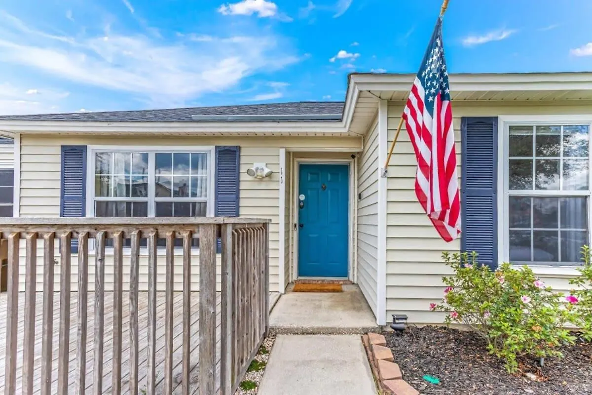 Holiday home Screened Porch Firepit Patio Peaceful In Pooler *