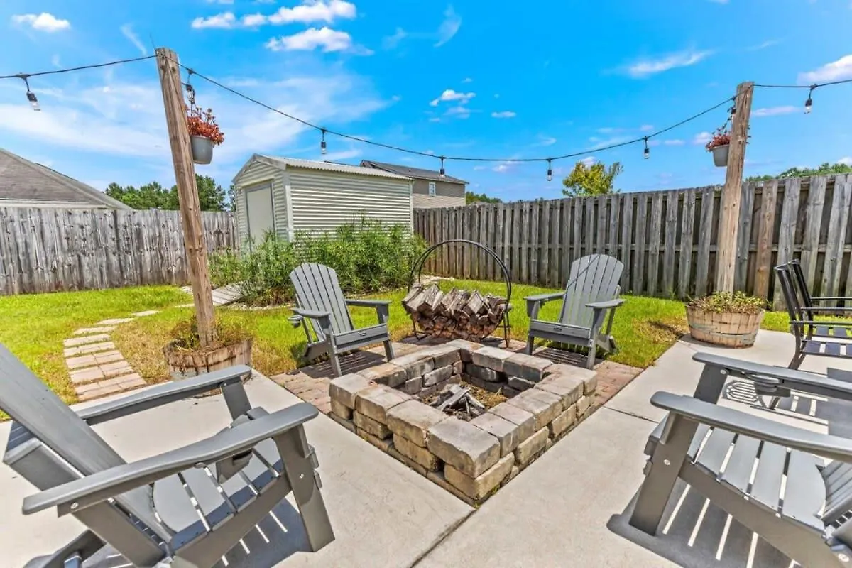 Screened Porch Firepit Patio Peaceful In Pooler *