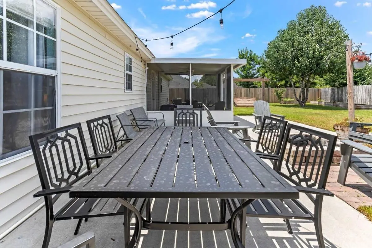 Holiday home Screened Porch Firepit Patio Peaceful In Pooler Savannah