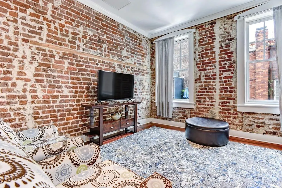 Apartment E Bay St Loft By Market And River Street *