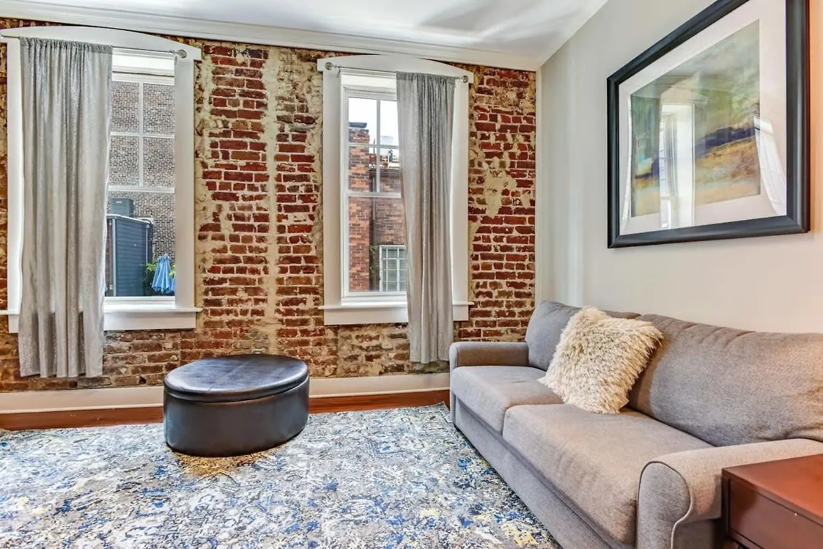 Apartment E Bay St Loft By Market And River Street Savannah