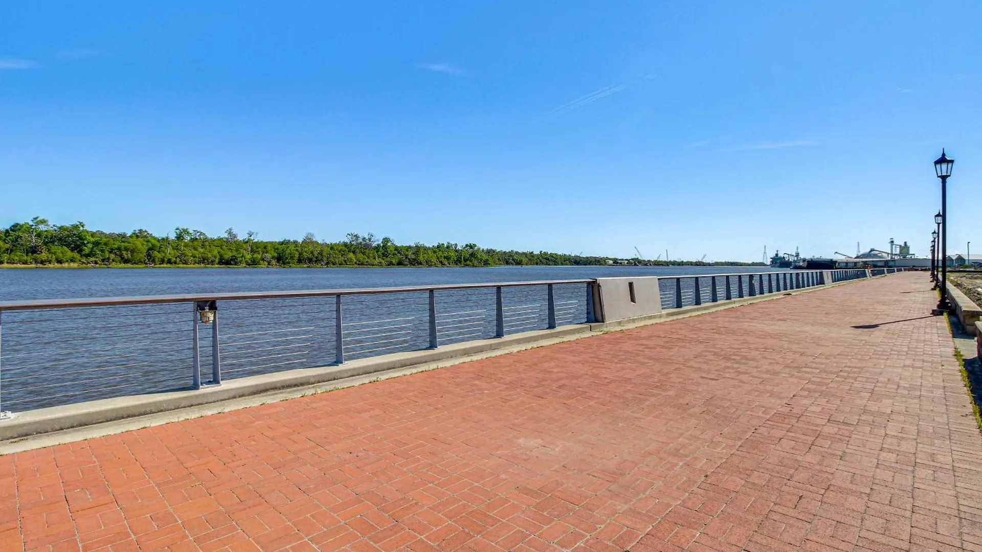 Idyllic With River Views! Savannah
