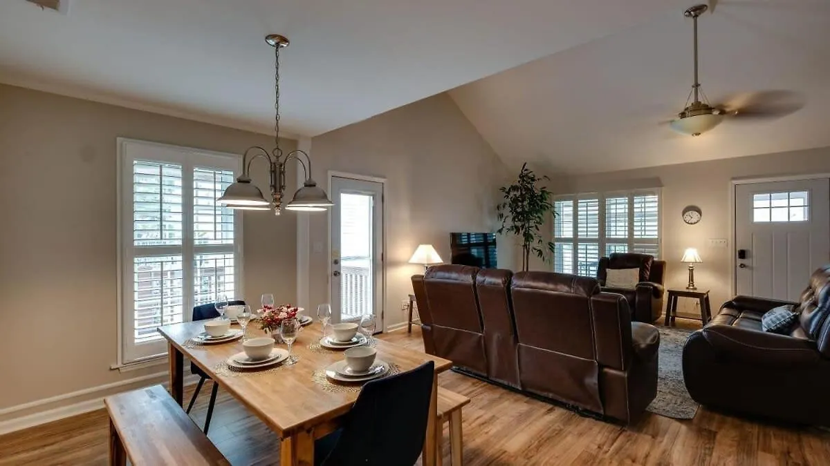 Holiday home Refresh At Rivermist!