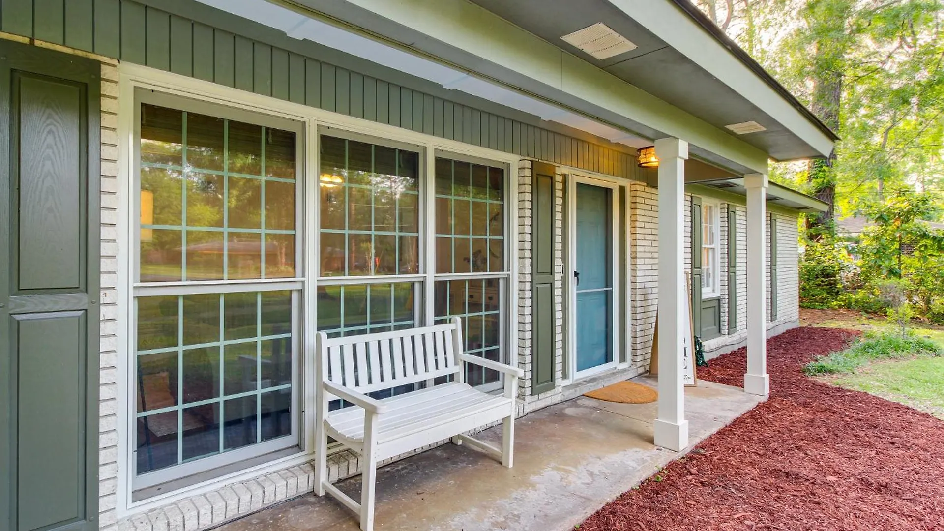 Garden With Screened Porch Near Savannah! Holiday home