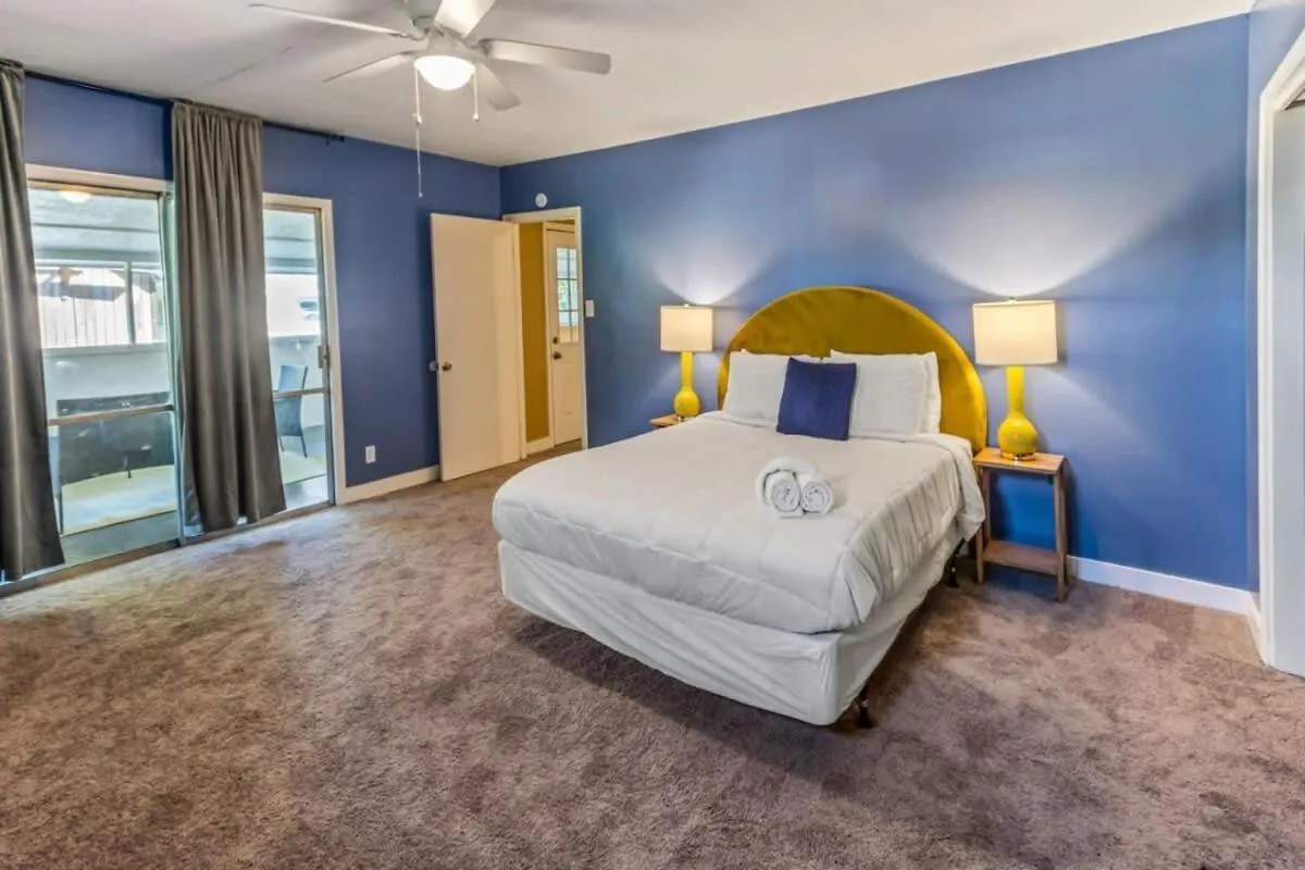 Family-friendly W Ping Pong- Relax & Play Retreat * Savannah