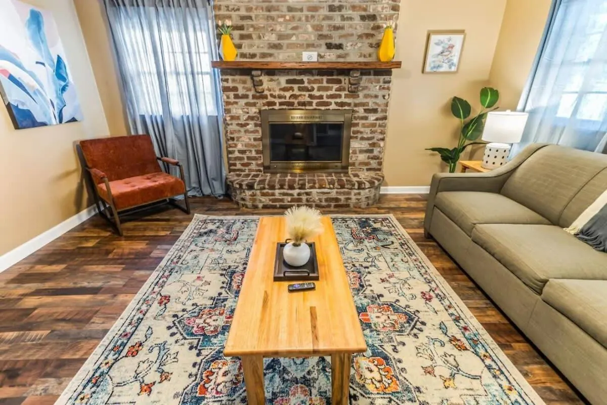 Family-friendly W Ping Pong- Relax & Play Retreat Holiday home Savannah