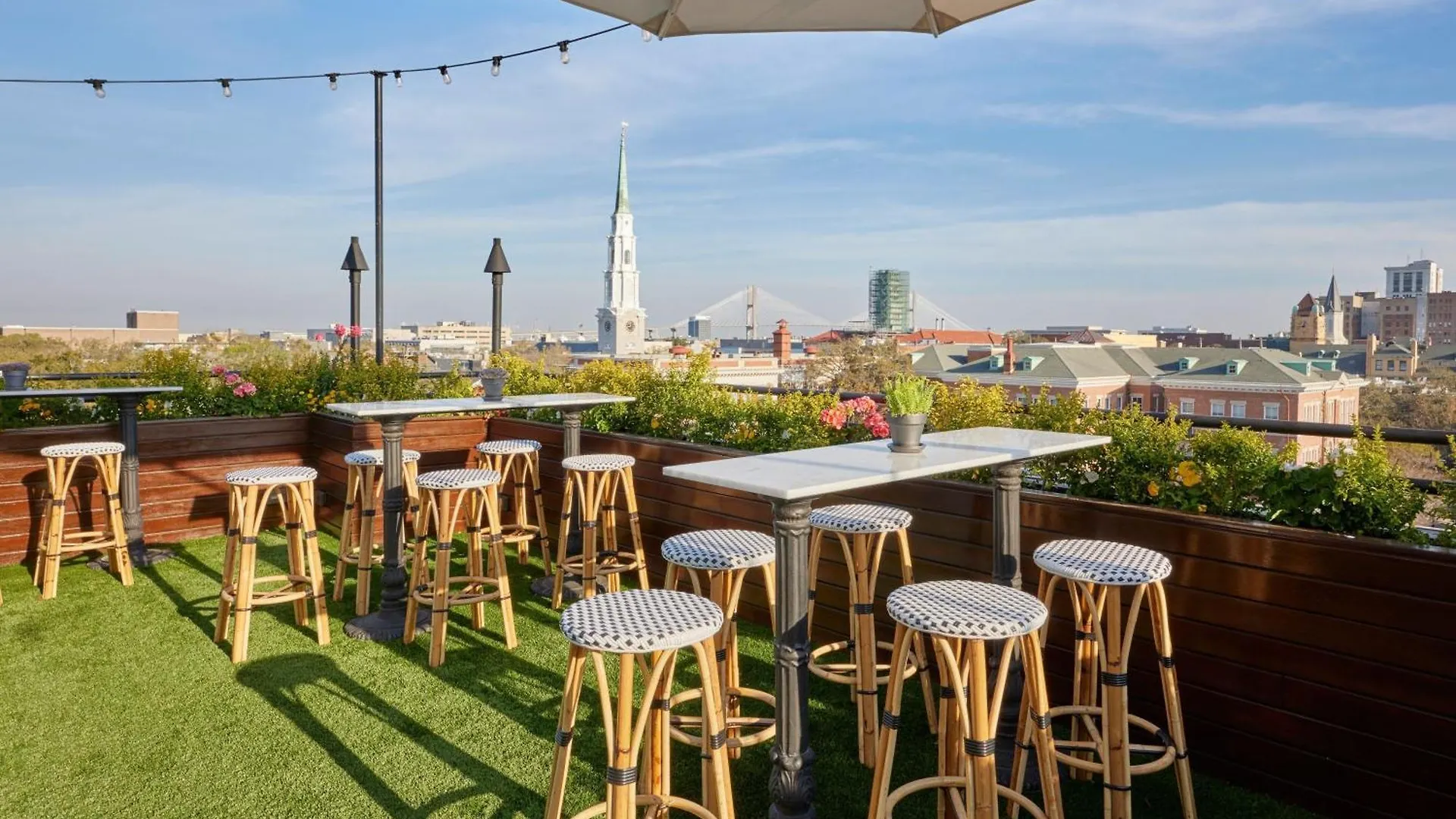 Perry Lane Hotel, A Luxury Collection Hotel, Hotel