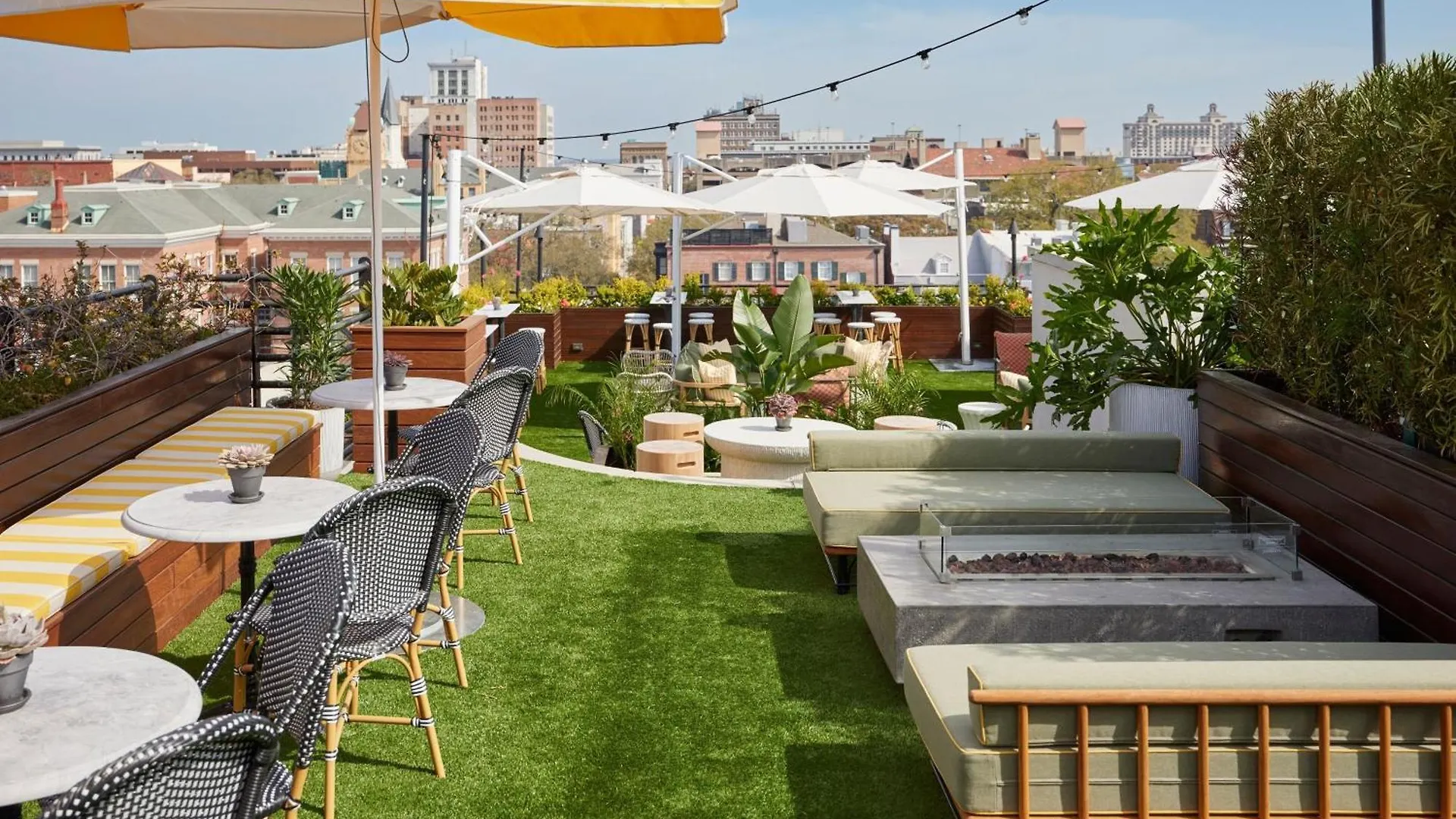 Perry Lane Hotel, A Luxury Collection Hotel,