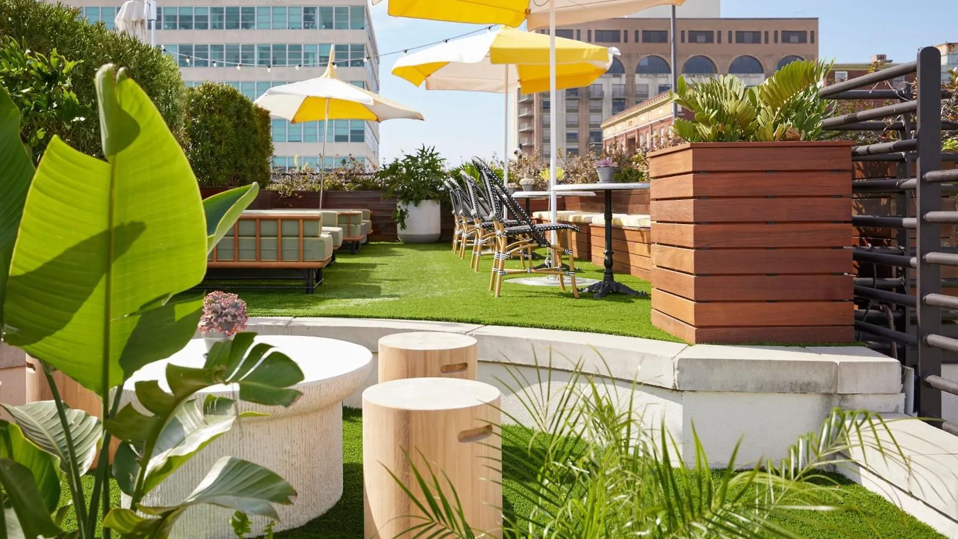 Perry Lane Hotel, A Luxury Collection Hotel, Hotel