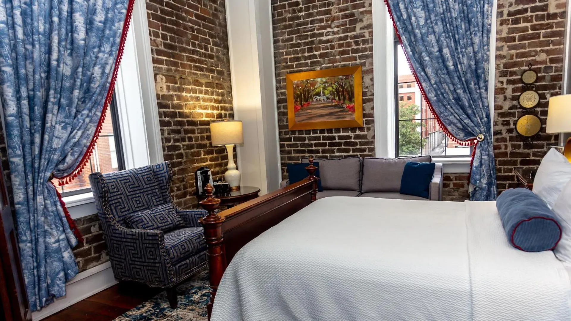 Hotel East Bay Inn, Historic Of Collection
