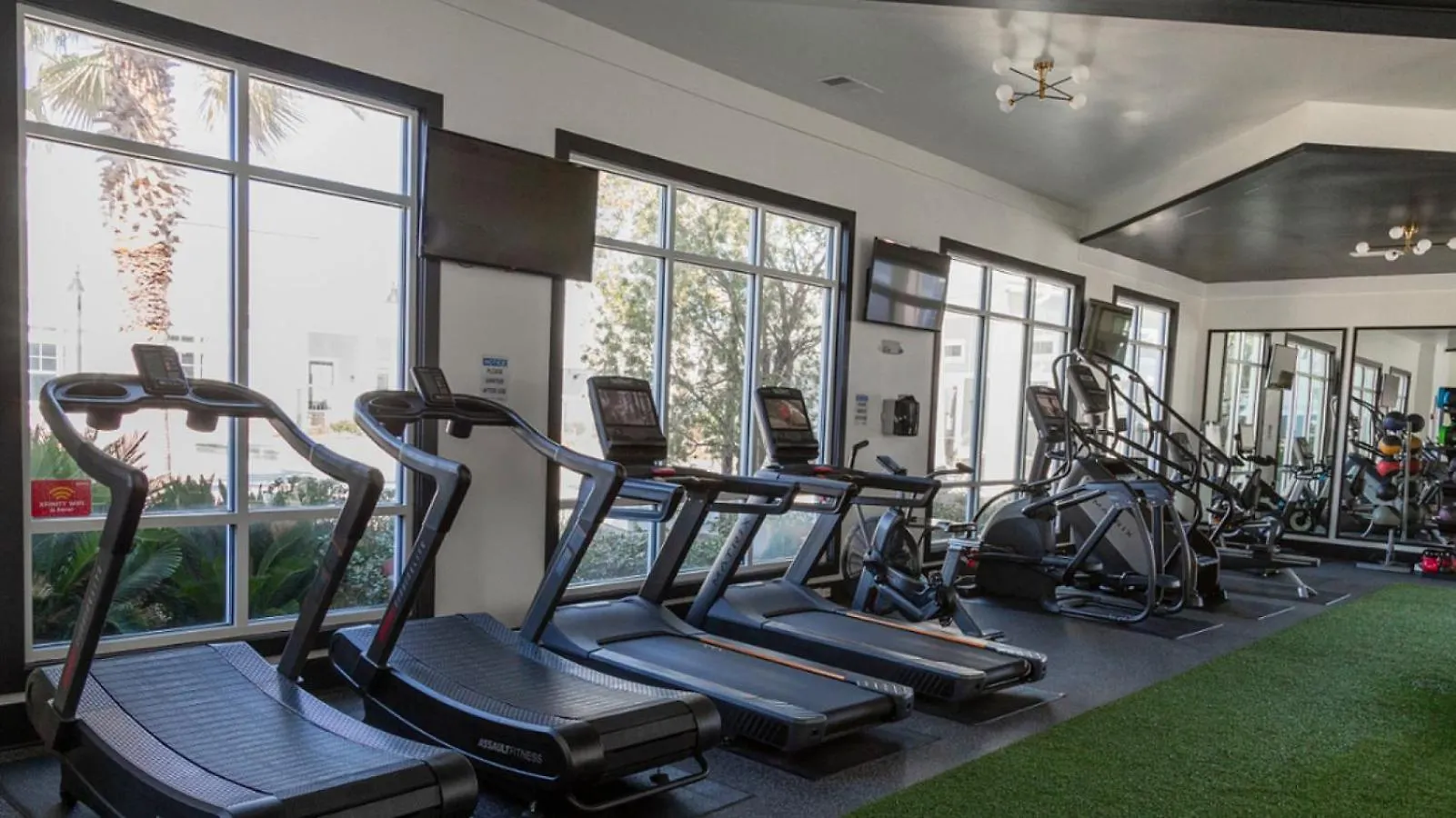 Landing At Latitude At Godley Station - 1 Bedroom In Apartment Savannah