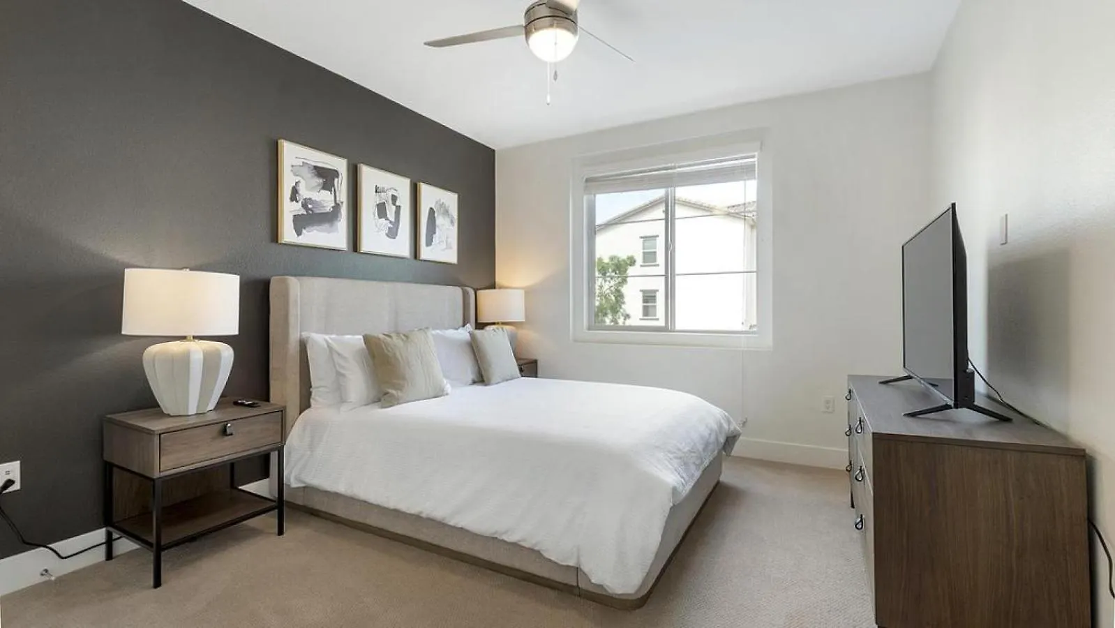 Landing At Latitude At Godley Station - 1 Bedroom In * Savannah