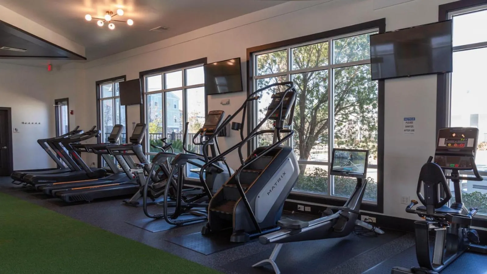 Apartment Landing At Latitude At Godley Station - 1 Bedroom In