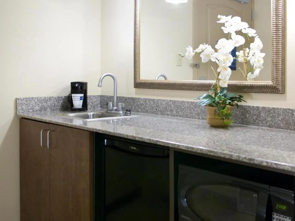 Hampton & Savannah-airport Hotel 2*