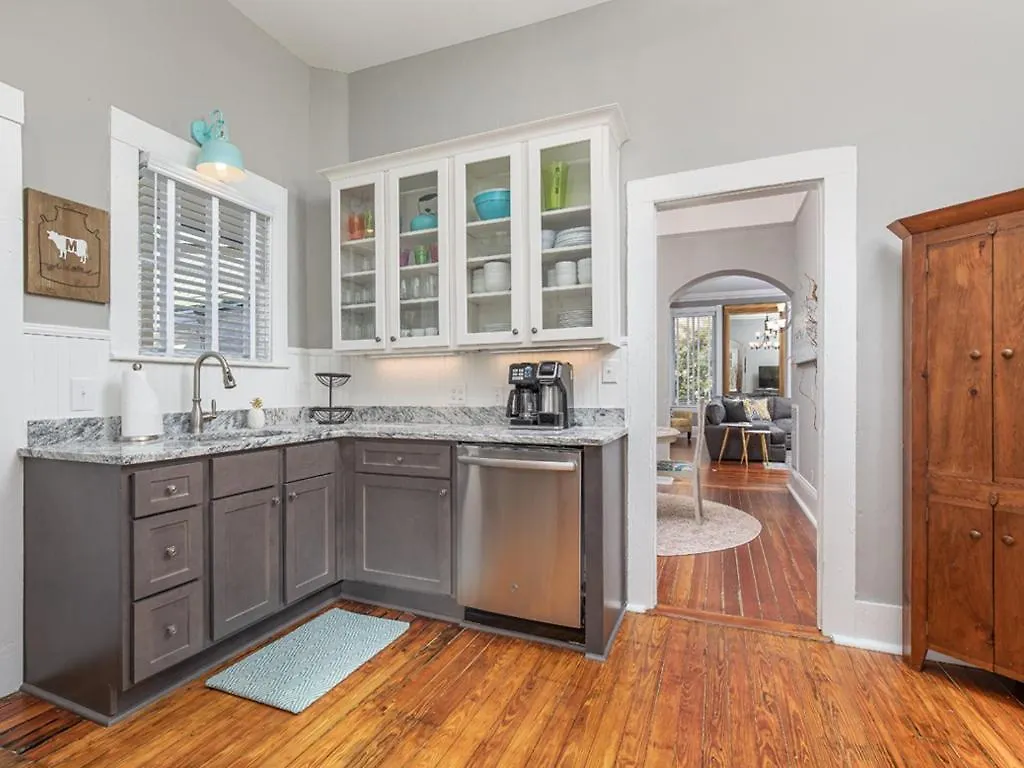 Whitaker By Design Holiday home Savannah