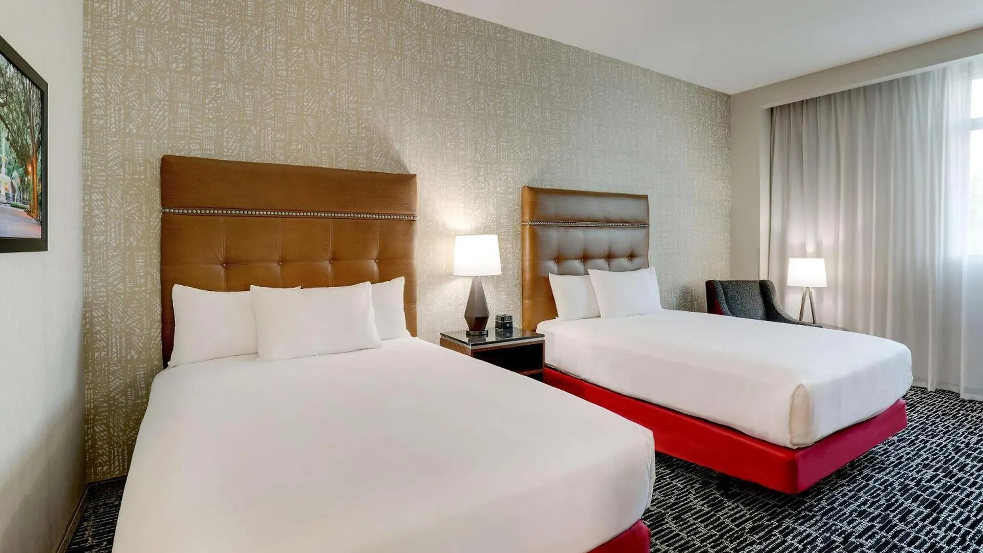 Hotel Drury Plaza Savannah 3*