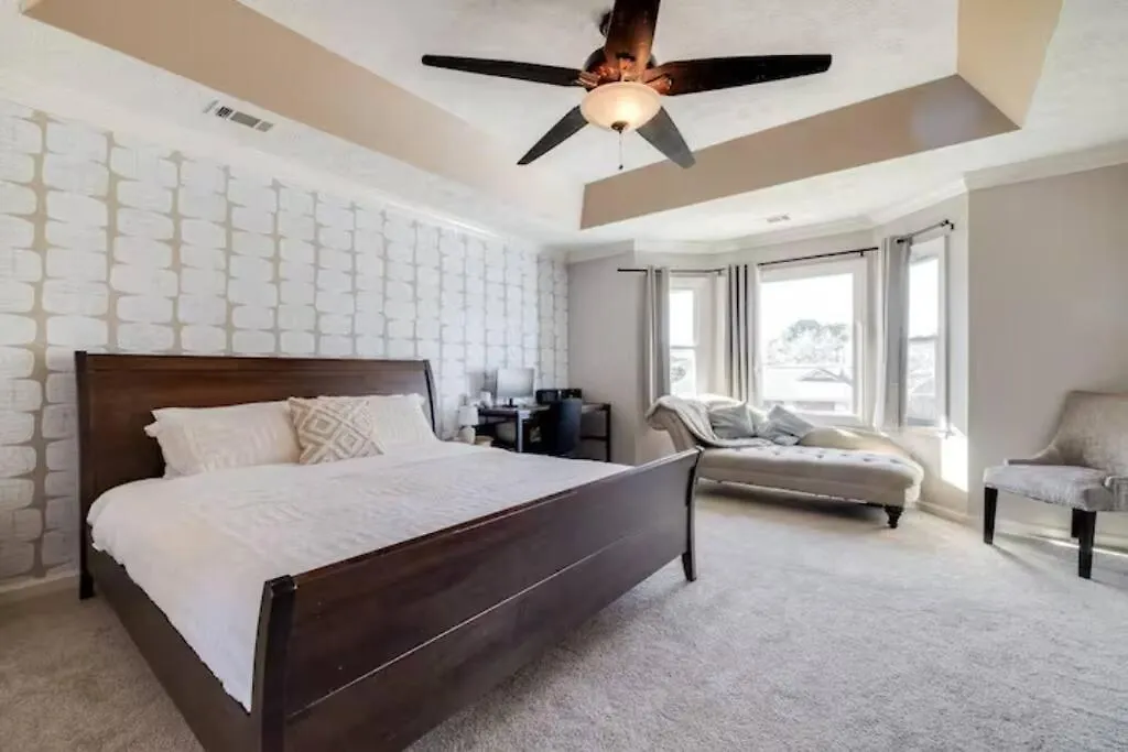Spacious House Near Airport - 5 Br * Savannah