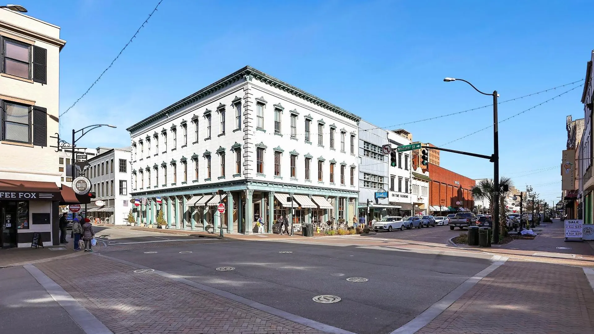 Corner View Broughton Penthouse With Free Reserved Parking *