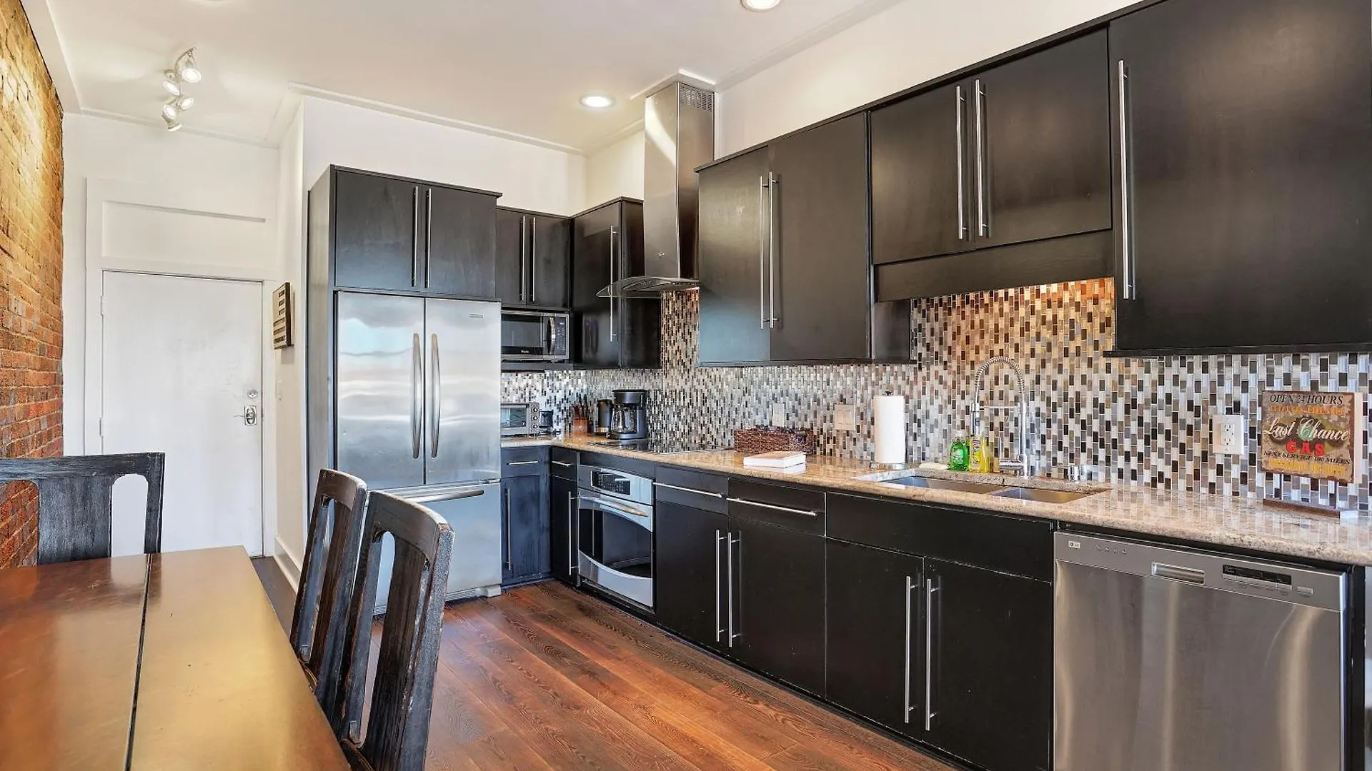 Corner View Broughton Penthouse With Free Reserved Parking