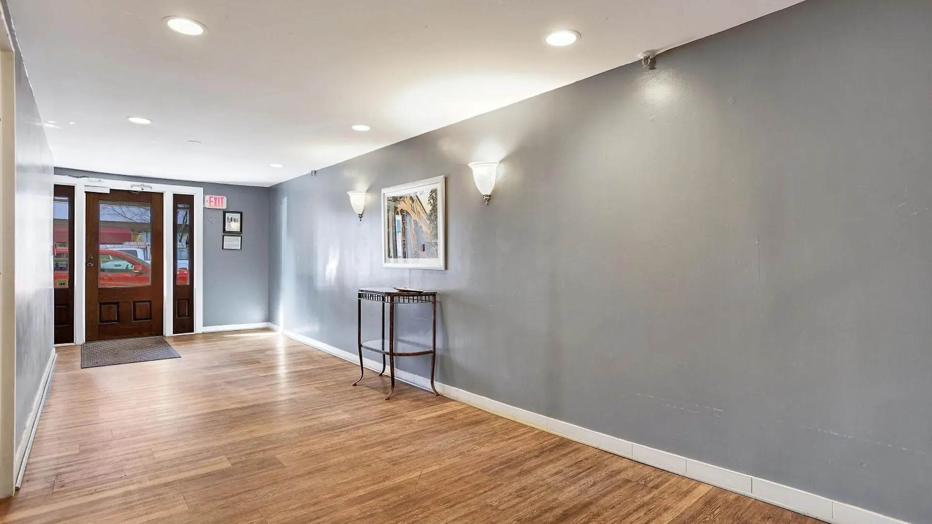 Corner View Broughton Penthouse With Free Reserved Parking Apartment Savannah