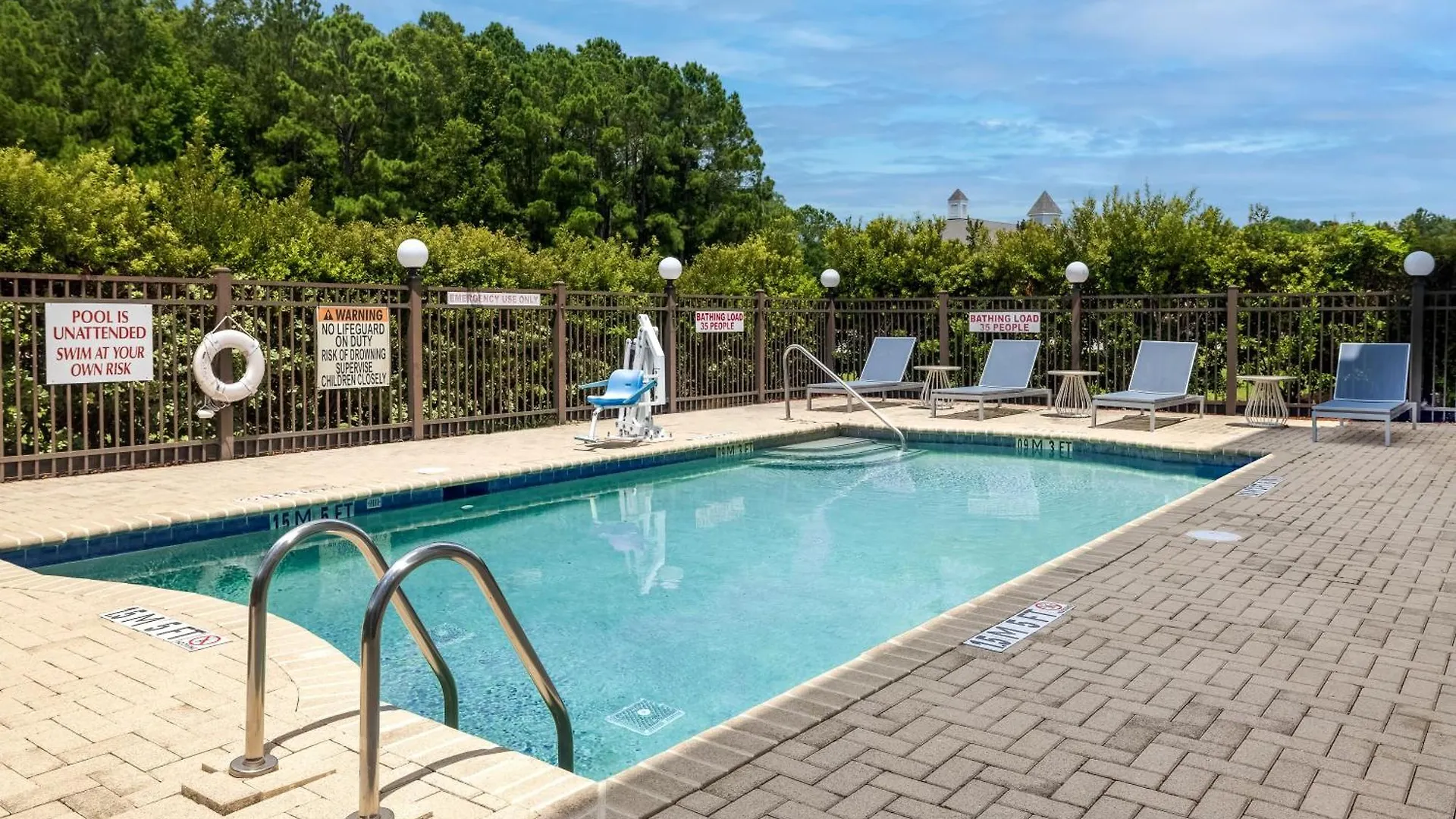 Spark By Hilton Airport 2*