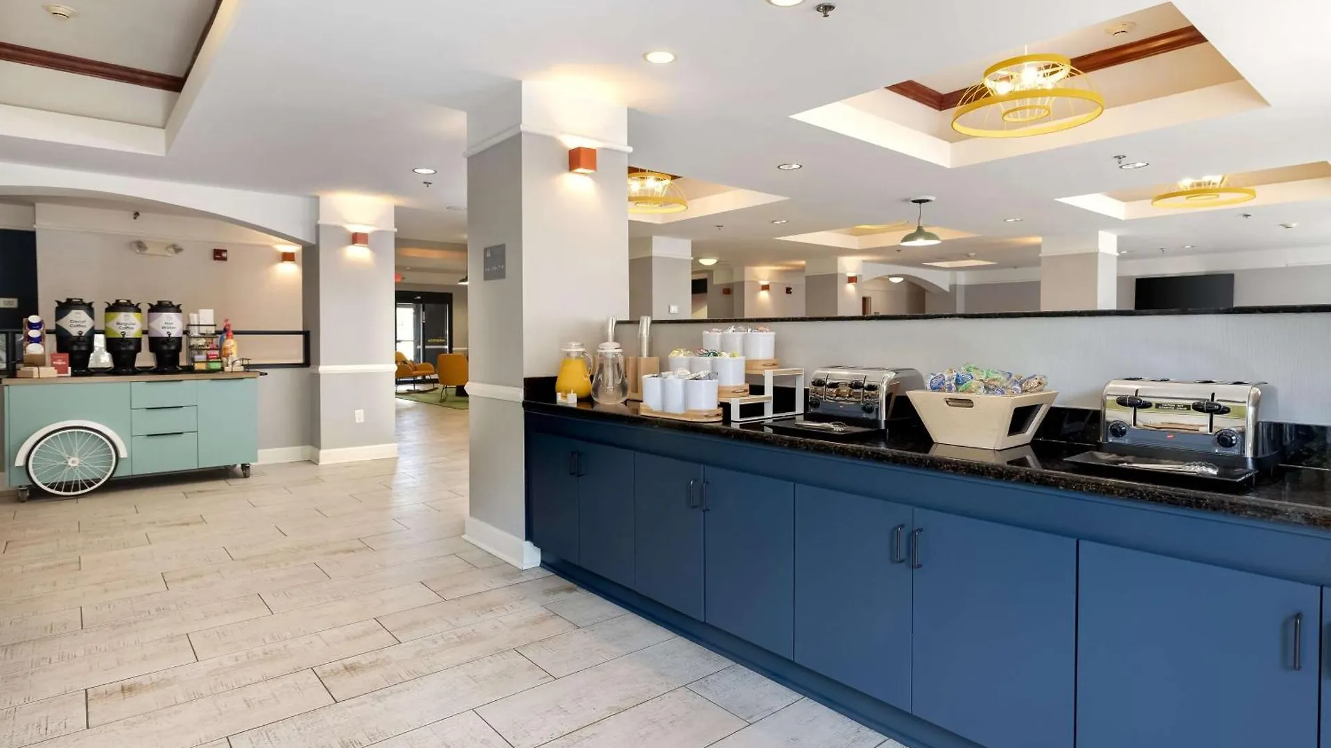 Hotel Spark By Hilton Airport 2*