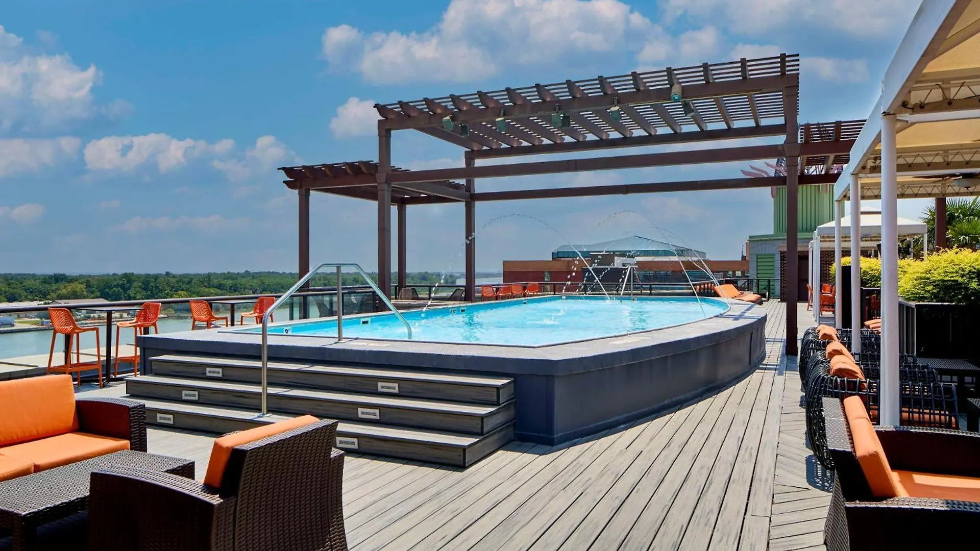 Homewood Historic District/riverfront Hotel