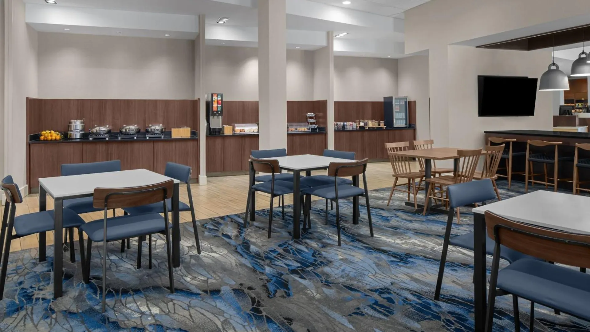 Fairfield & By Marriott Downtown Historic District Savannah