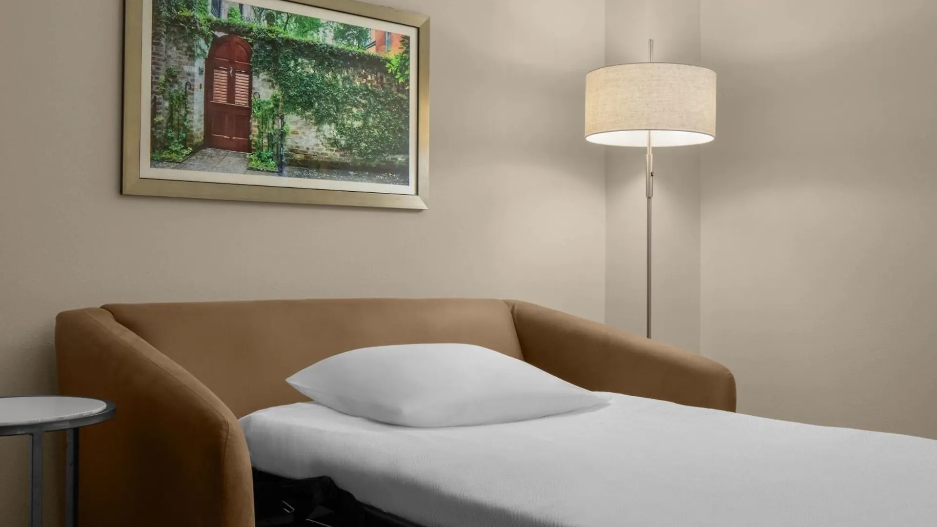 Hotel Fairfield & By Marriott Downtown Historic District Savannah