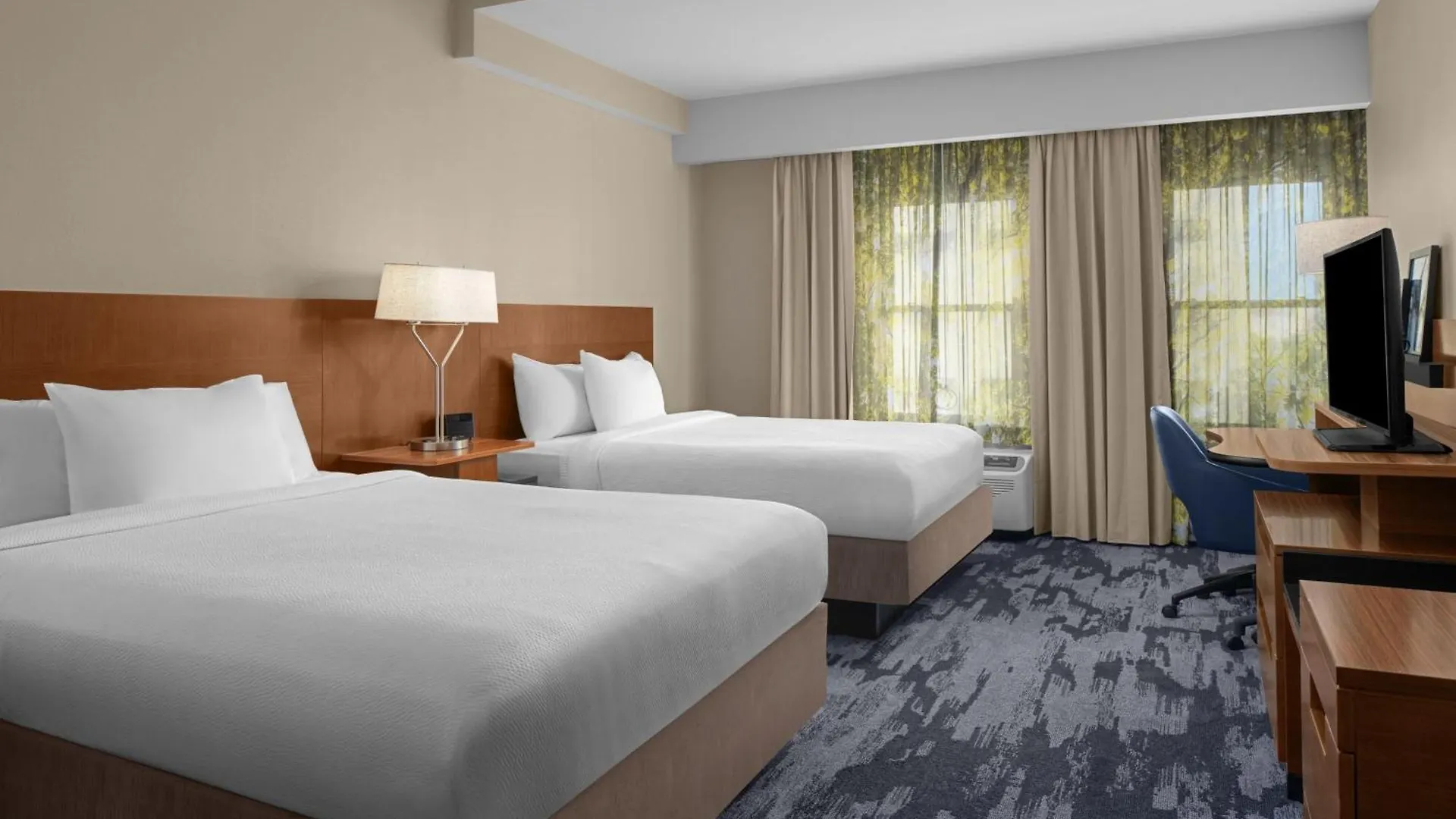 Fairfield & By Marriott Downtown Historic District 3* Savannah