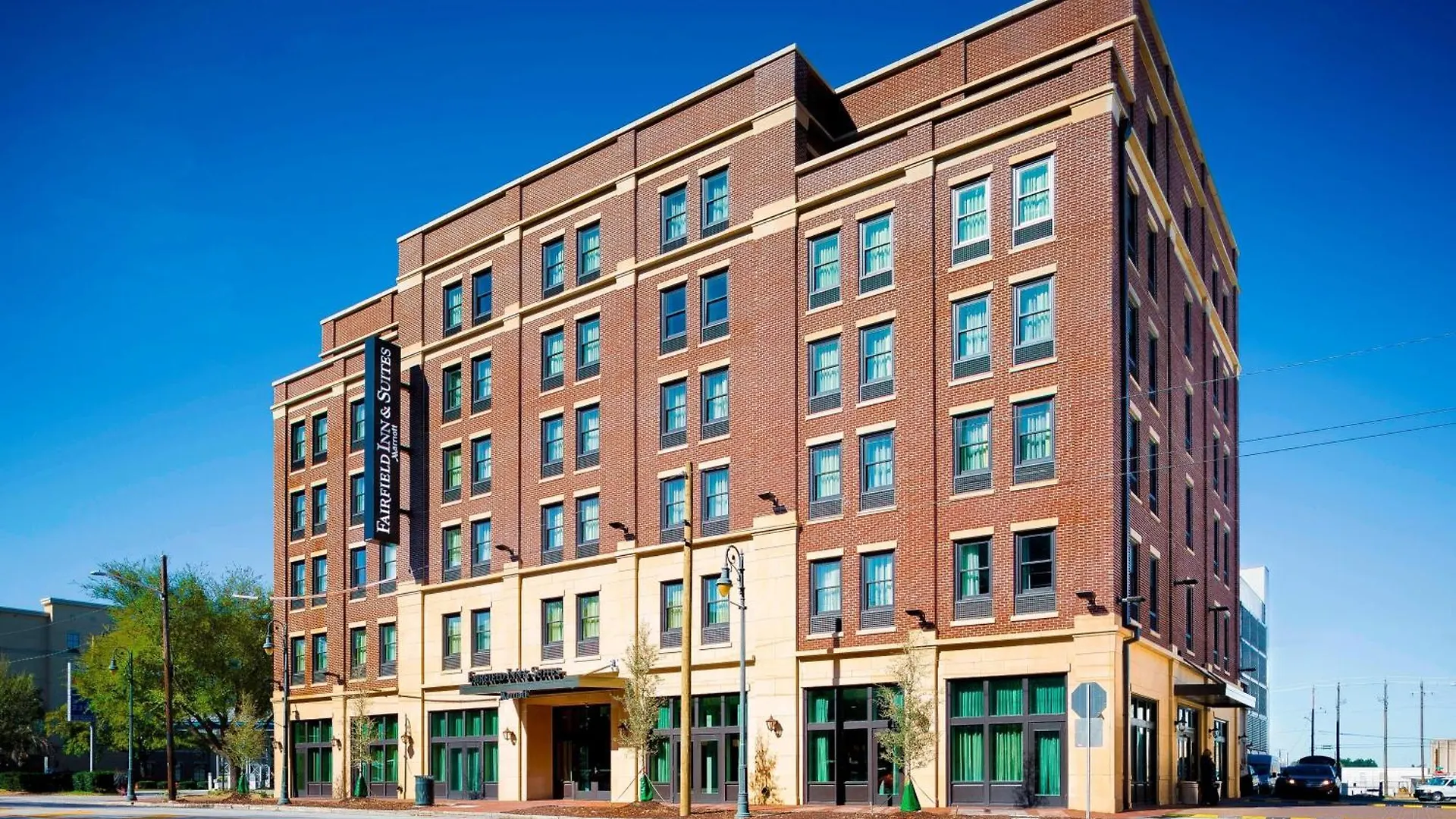 Fairfield & By Marriott Downtown Historic District 3*