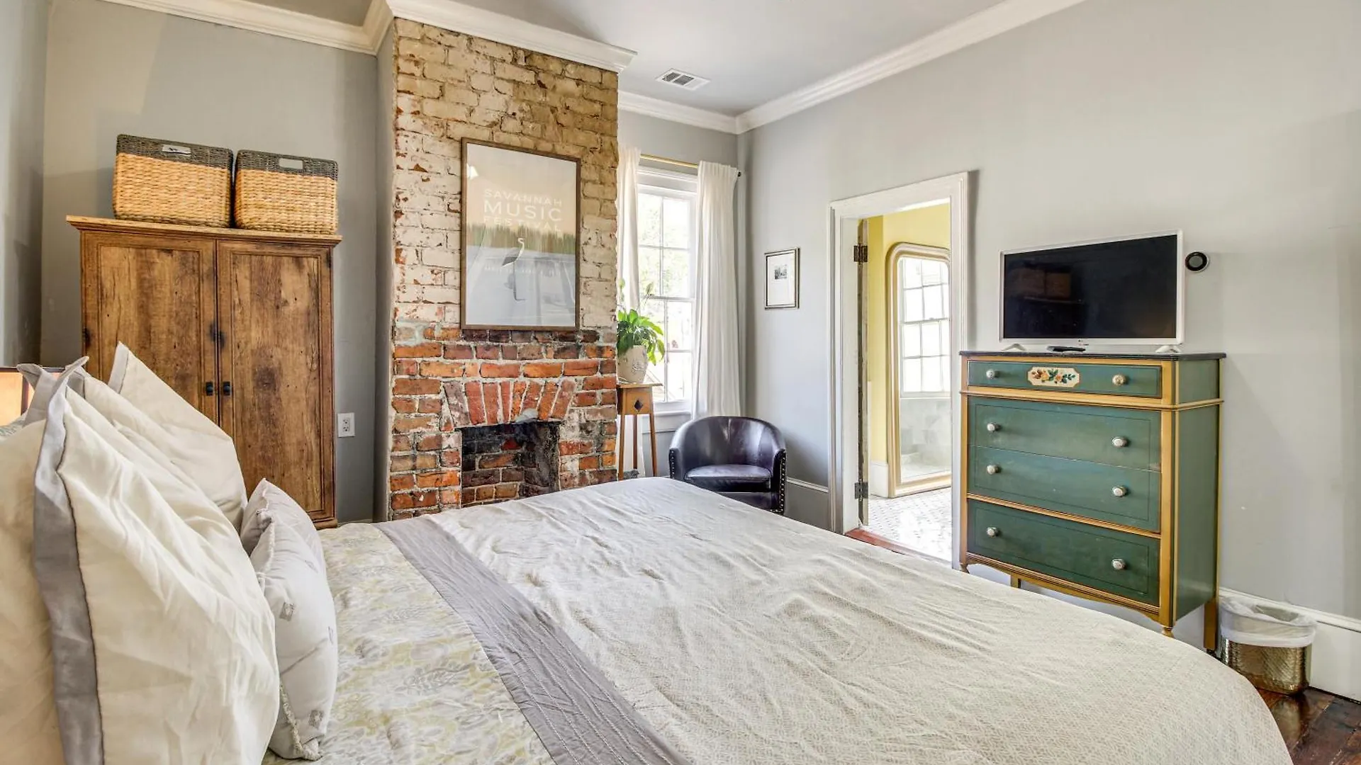 Historic Walkable Location!