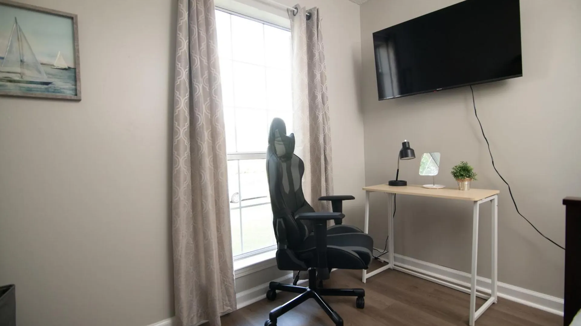 Lakefront Retreat Near Tybee With King Bed And Free Parking Holiday home
