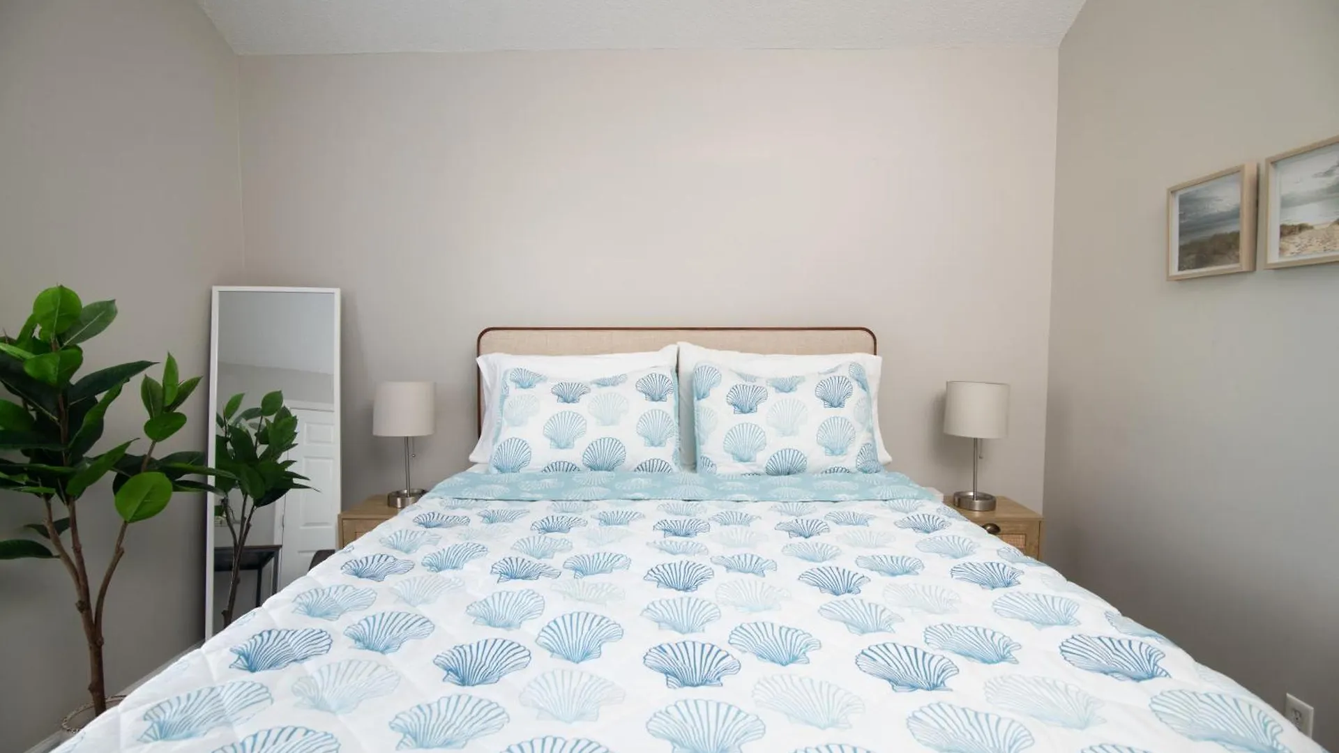 Lakefront Retreat Near Tybee With King Bed And Free Parking Savannah