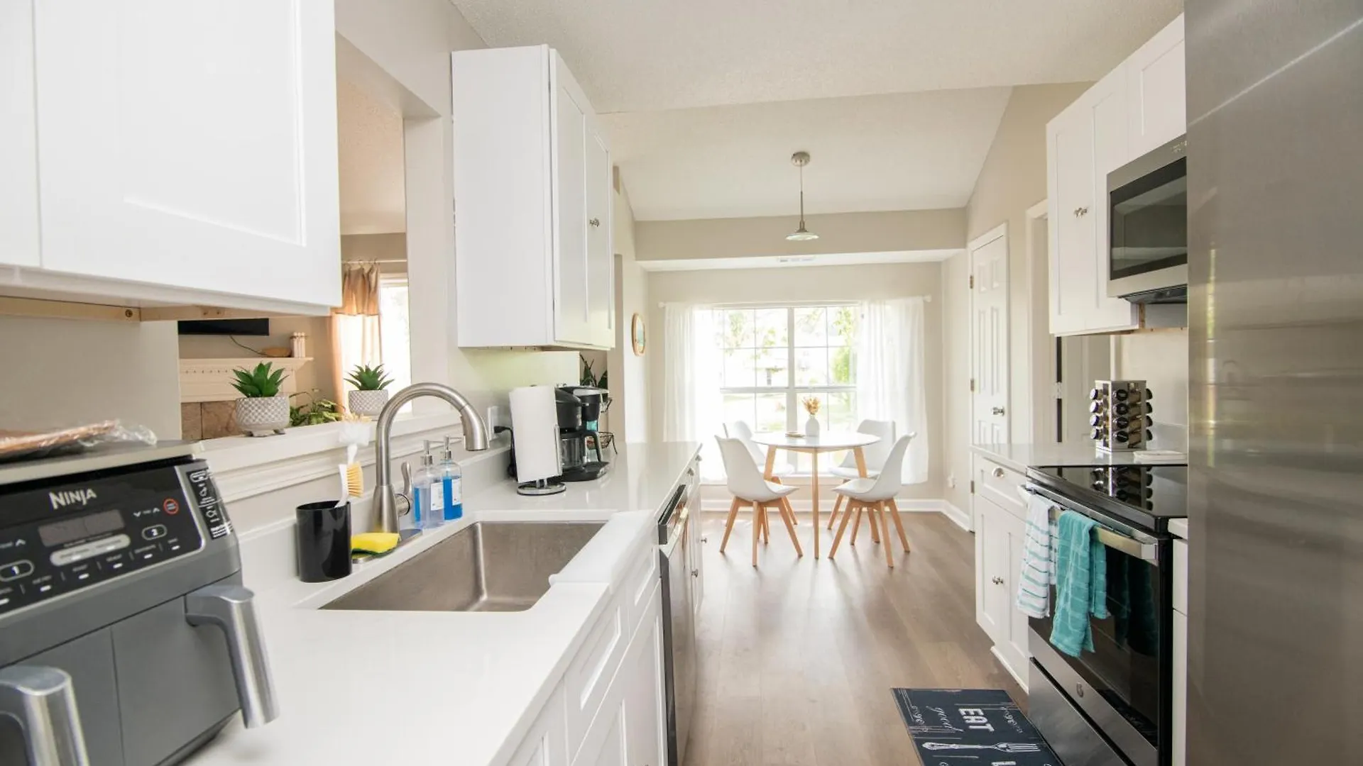 Lakefront Retreat Near Tybee With King Bed And Free Parking