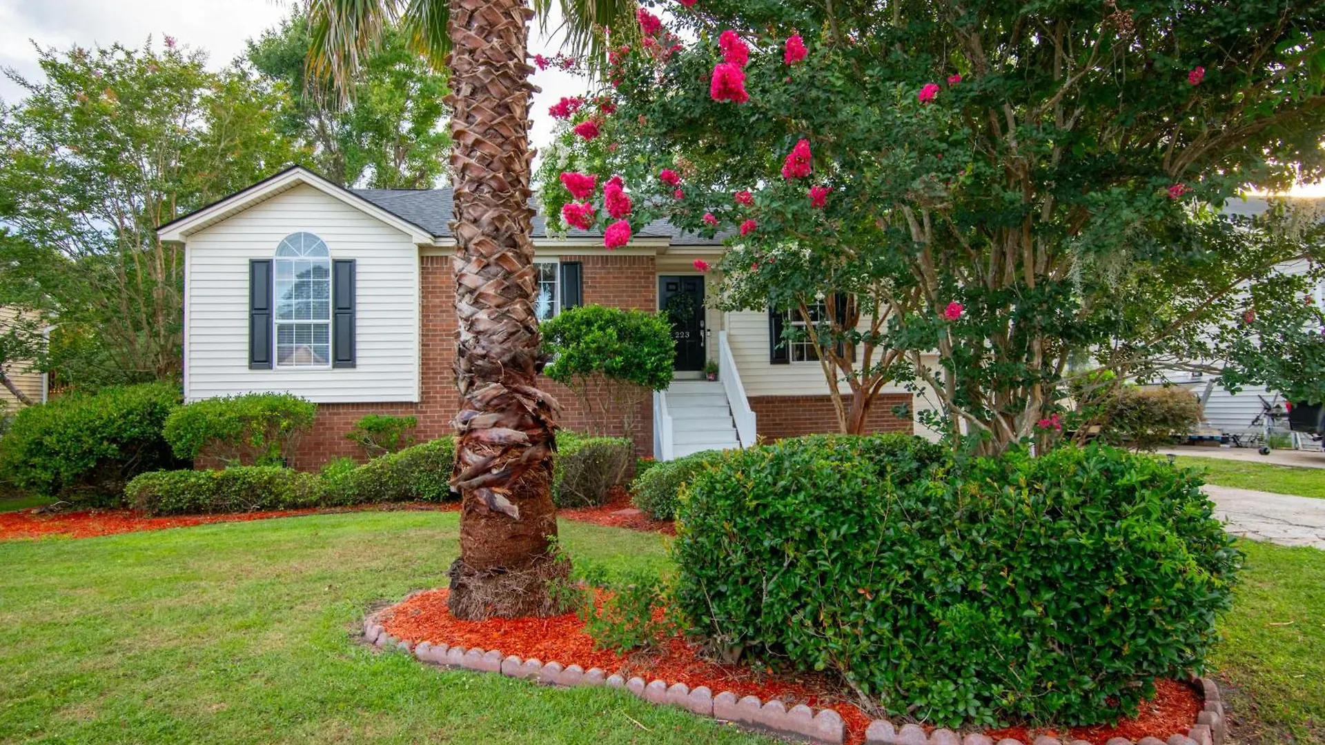 Lakefront Retreat Near Tybee With King Bed And Free Parking Savannah