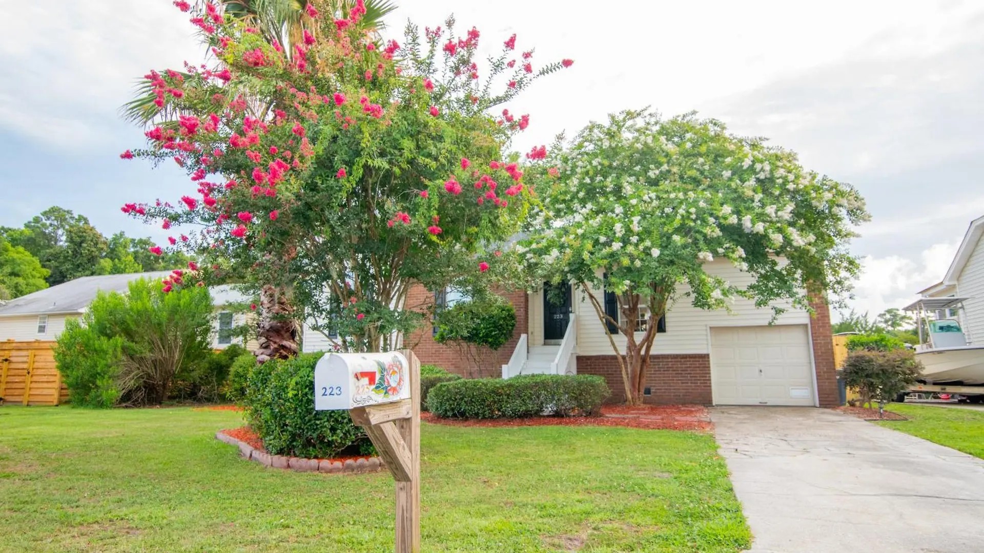 Holiday home Lakefront Retreat Near Tybee With King Bed And Free Parking *