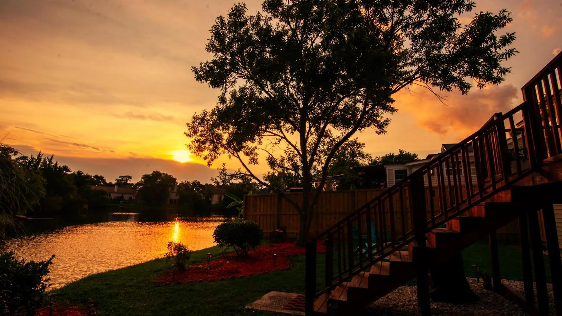 Holiday home Lakefront Retreat Near Tybee With King Bed And Free Parking Savannah