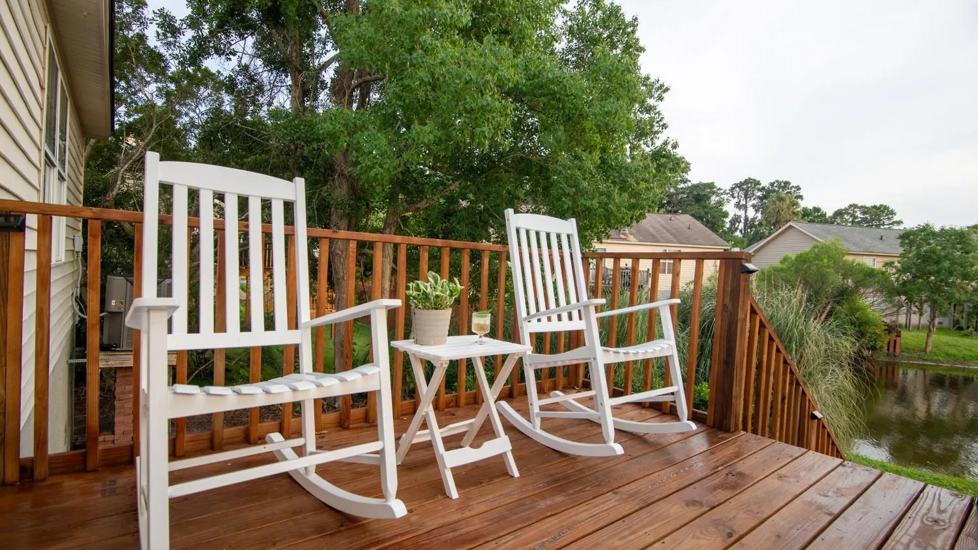 Lakefront Retreat Near Tybee With King Bed And Free Parking *