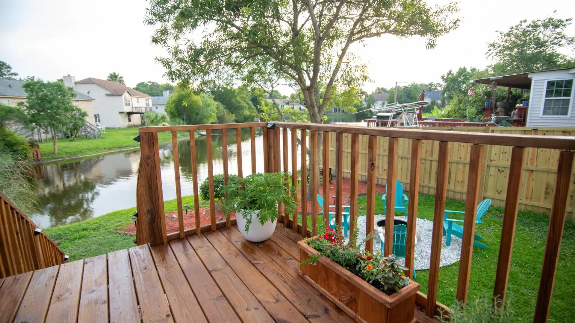 Lakefront Retreat Near Tybee With King Bed And Free Parking Holiday home Savannah
