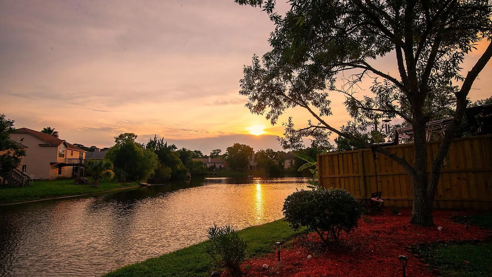 Lakefront Retreat Near Tybee With King Bed And Free Parking