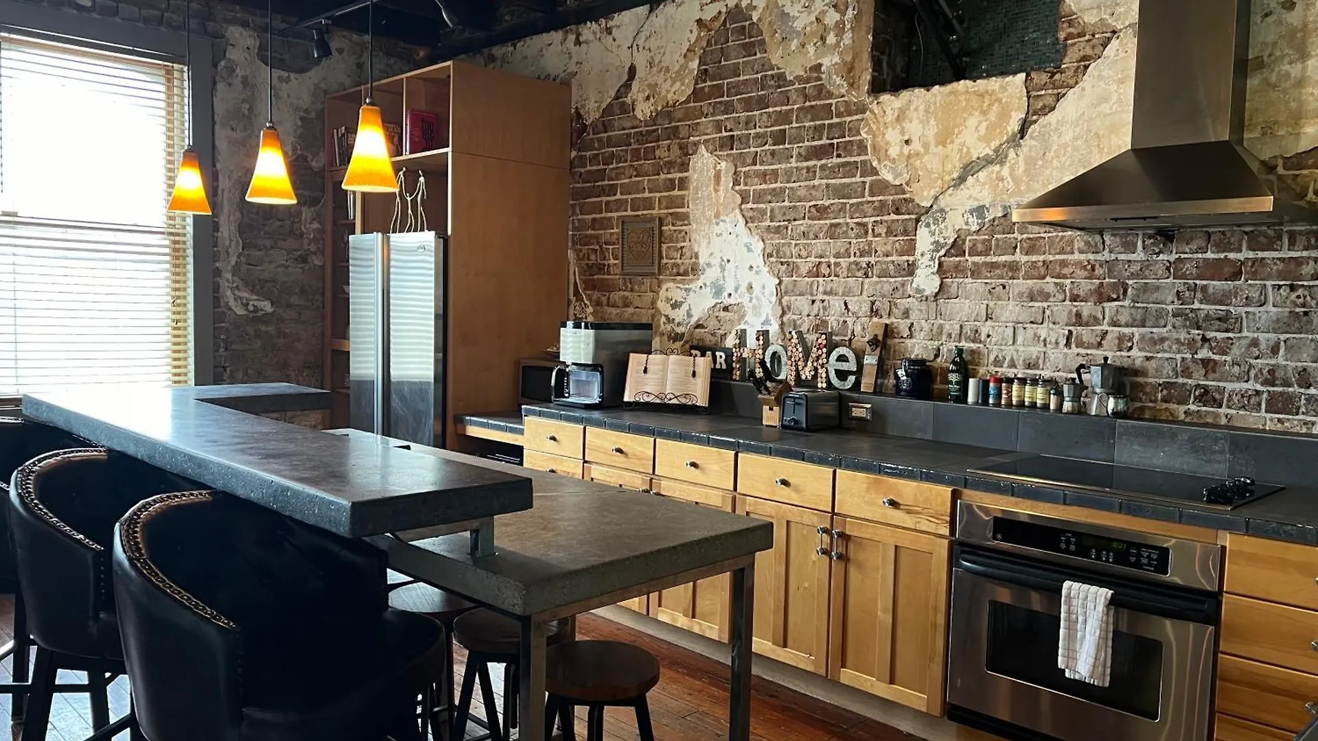 Apartment Penthouse On Broughton With Free Reserved Parking *