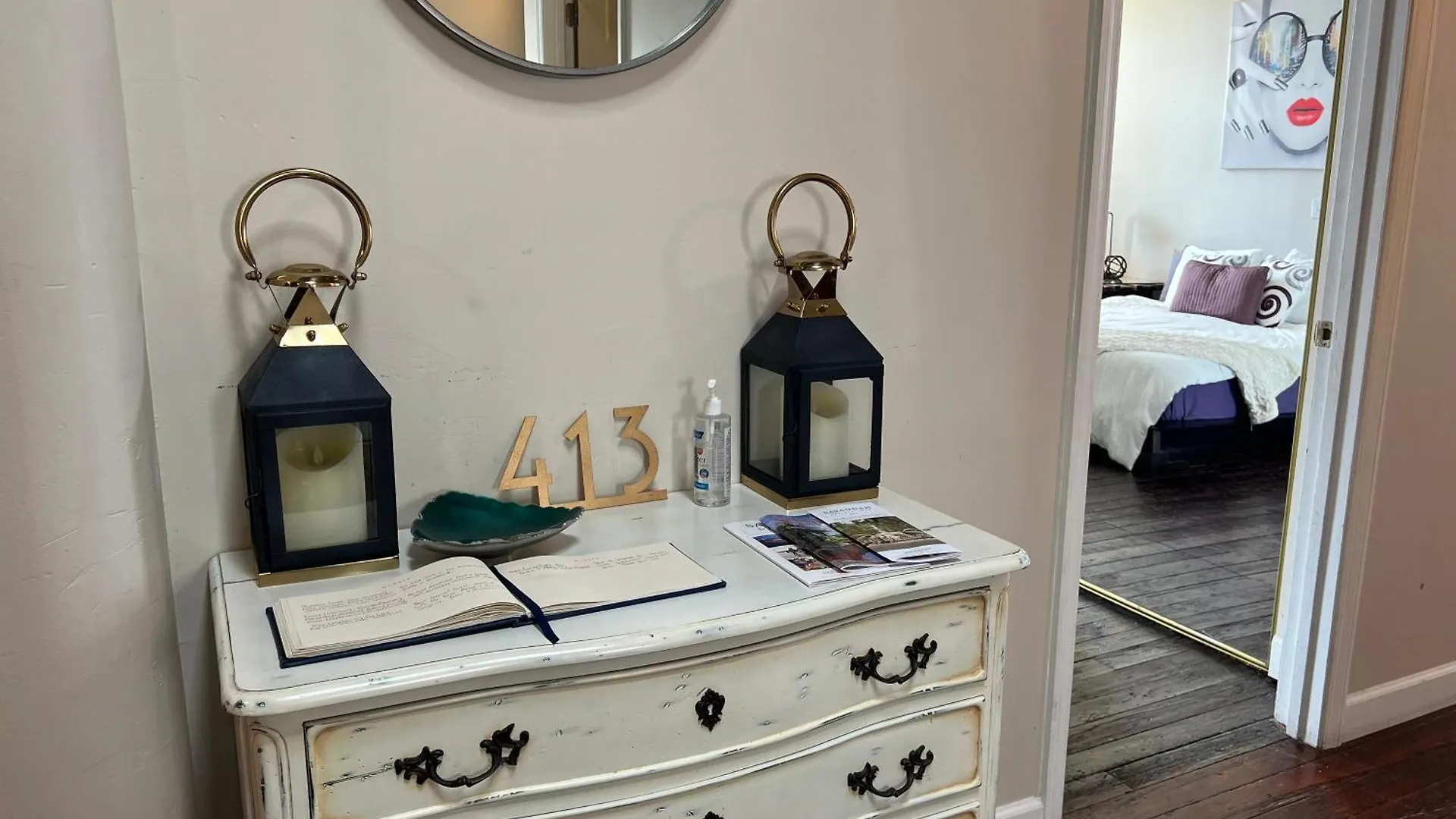 Penthouse On Broughton With Free Reserved Parking Apartment