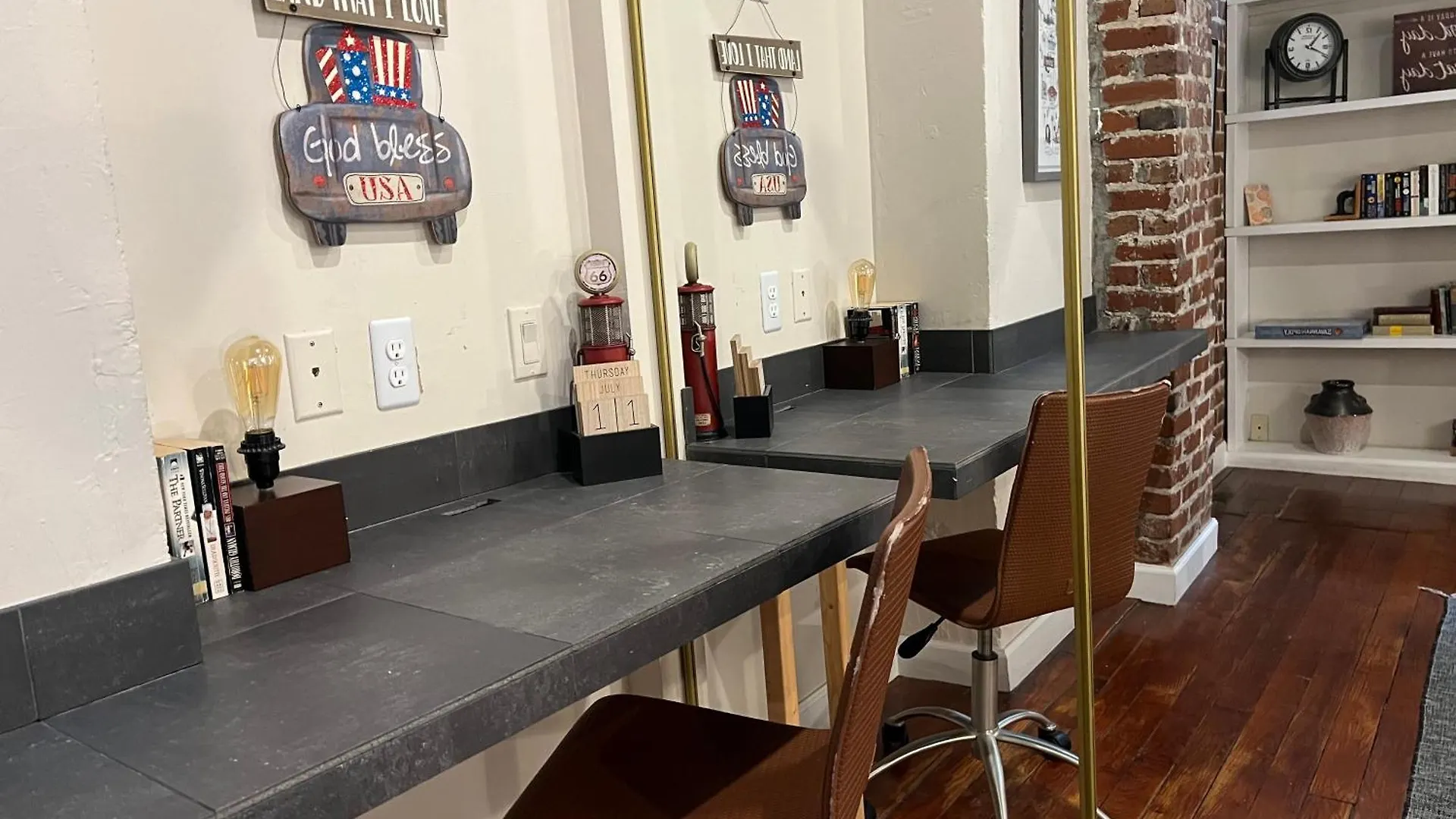 Apartment Penthouse On Broughton With Free Reserved Parking