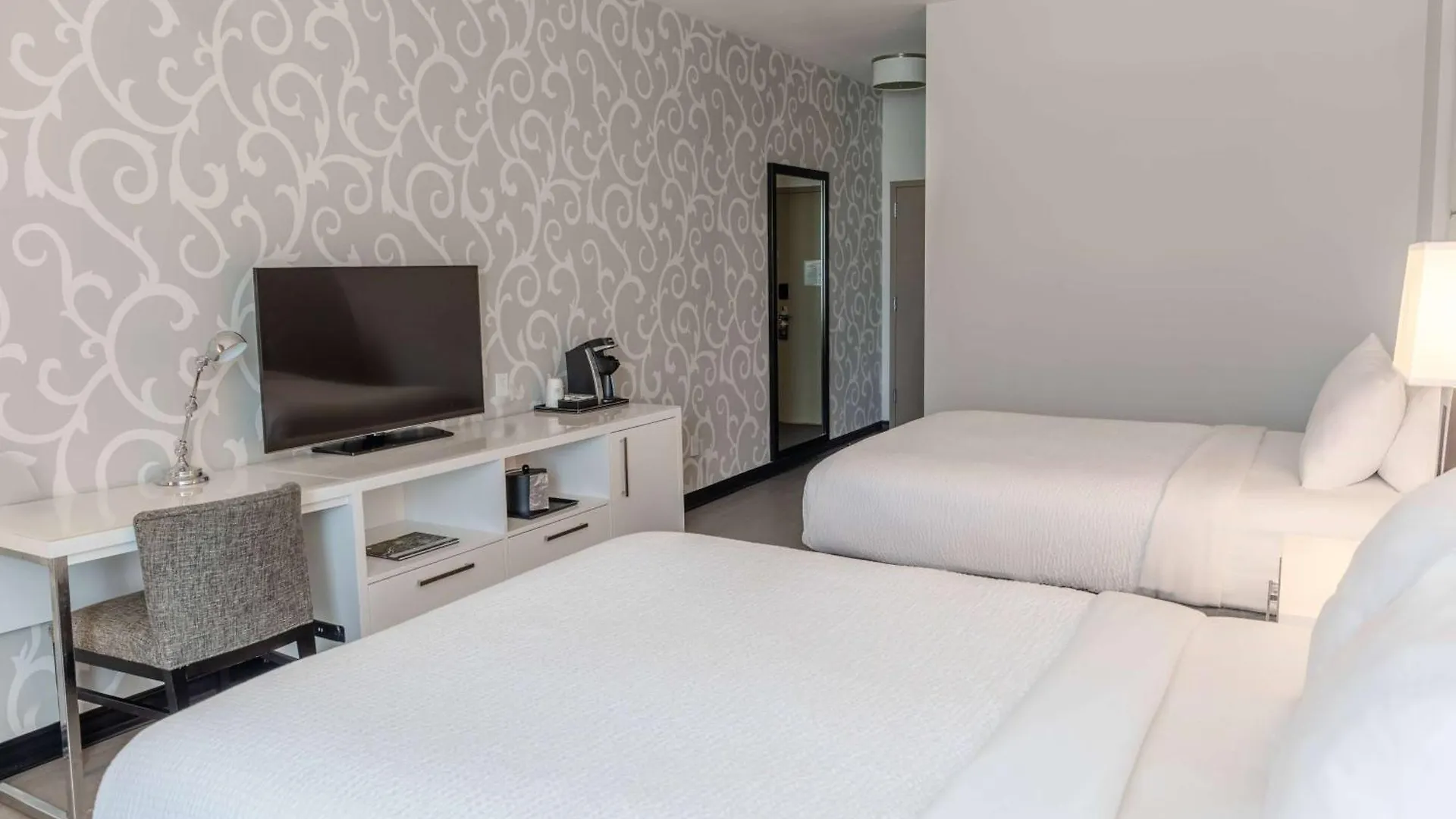 Tryp By Wyndham Hotel