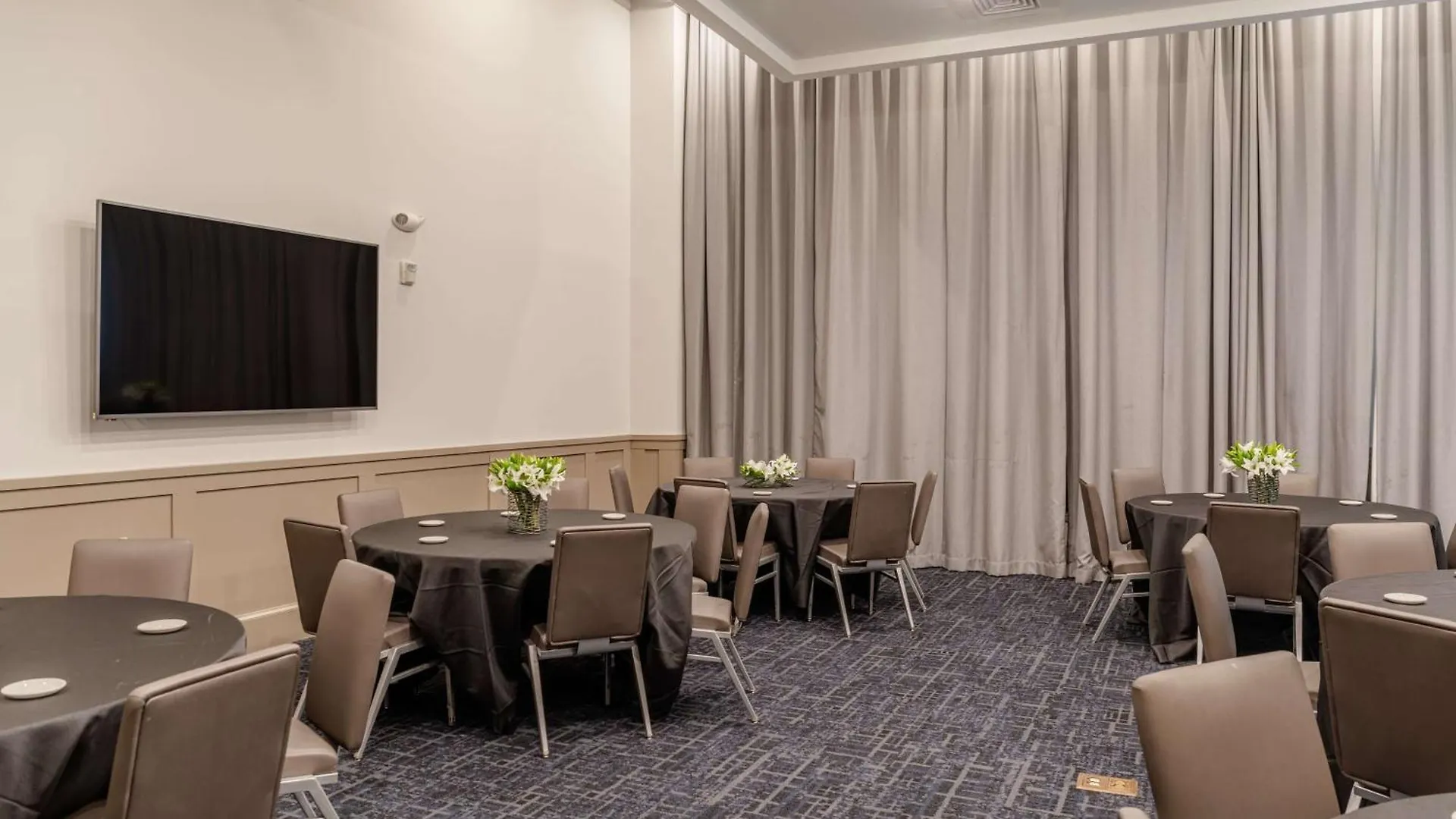 Hotel Tryp By Wyndham